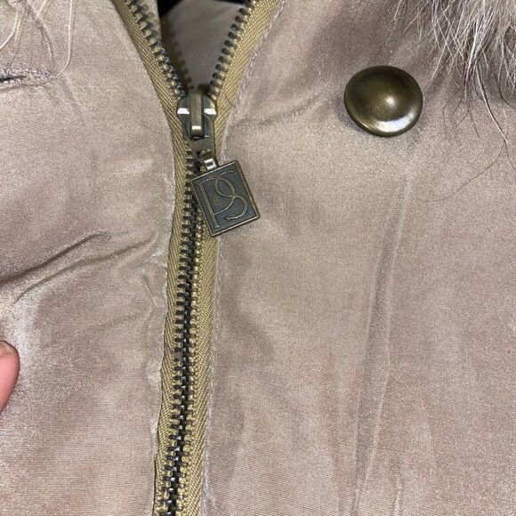 Down feather Hooded winter jacket size meduim - Picture 7 of 8